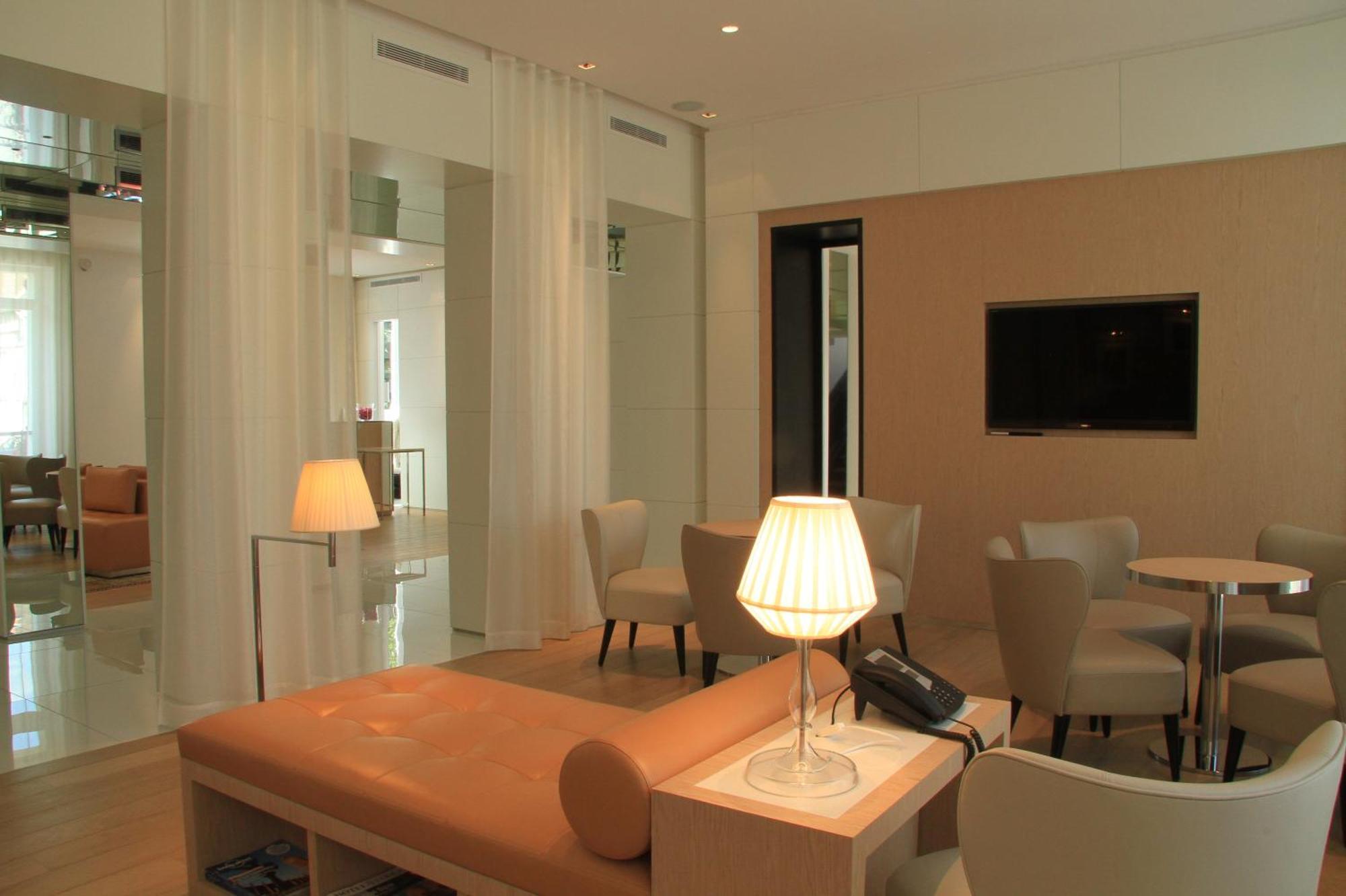 פרובן Le Cesar Hotel מראה חיצוני תמונה