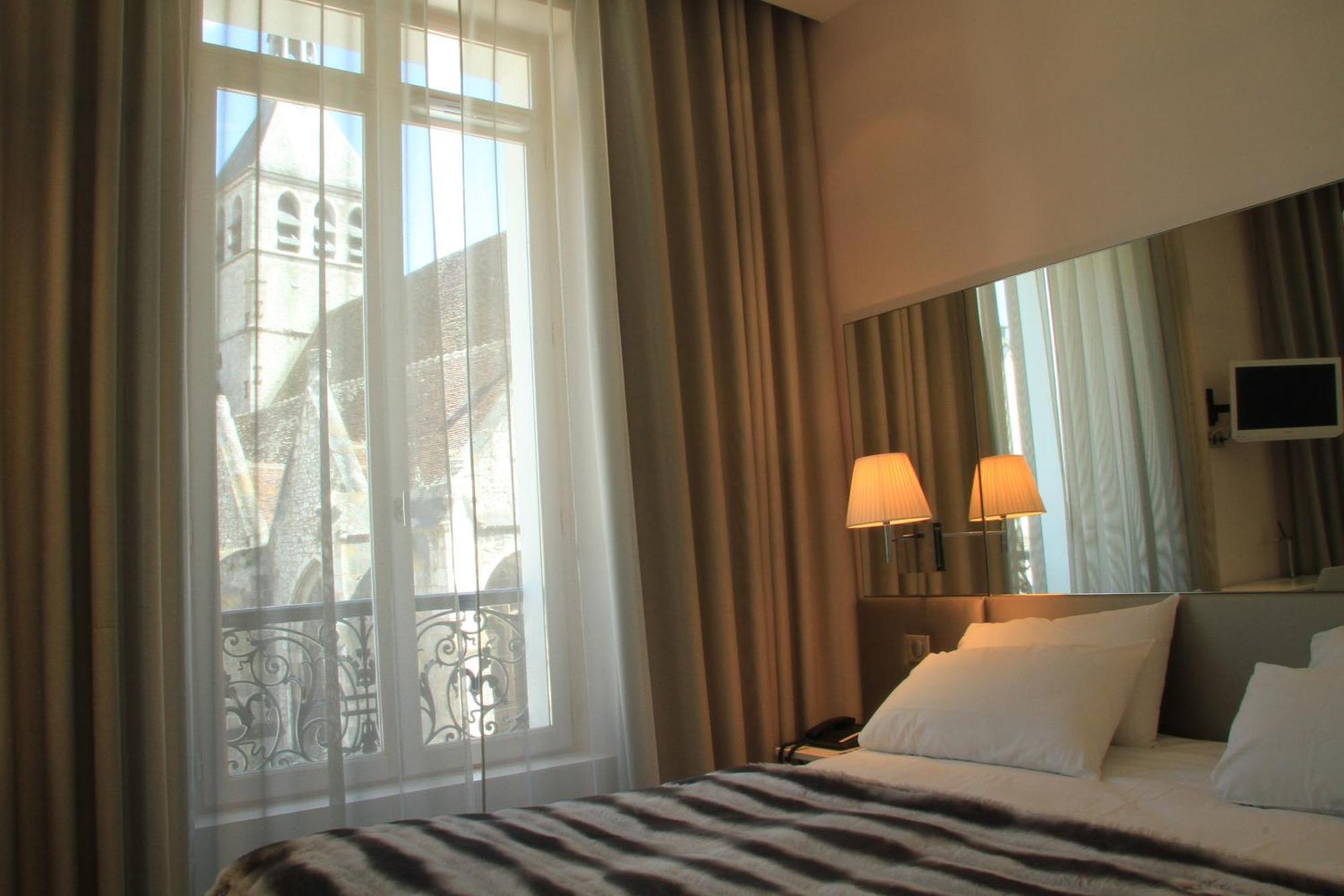 פרובן Le Cesar Hotel מראה חיצוני תמונה