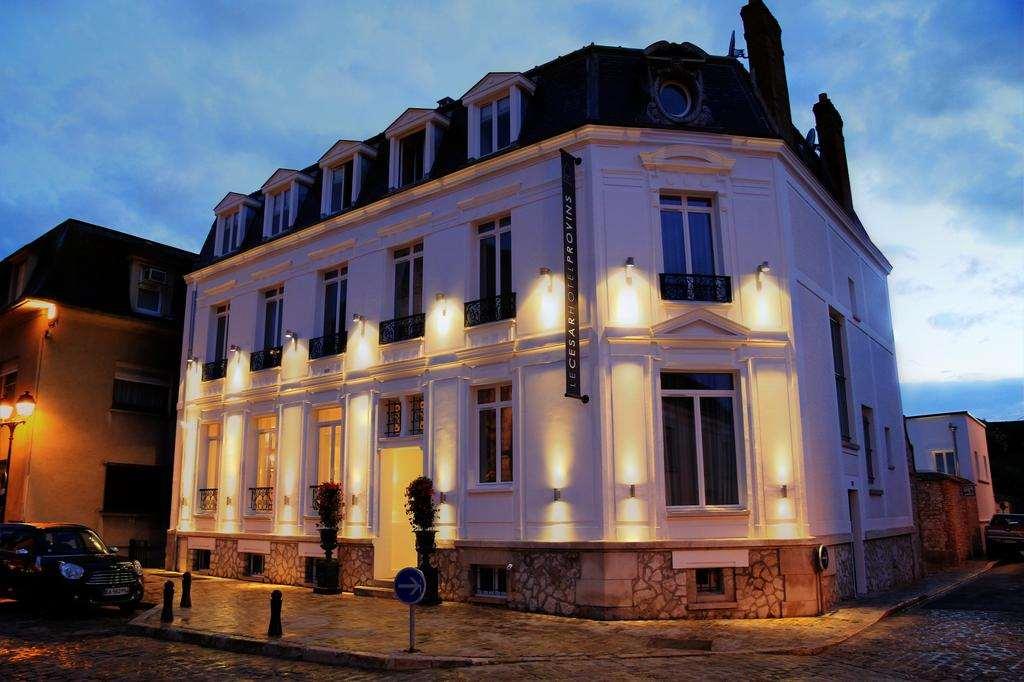 פרובן Le Cesar Hotel מראה חיצוני תמונה