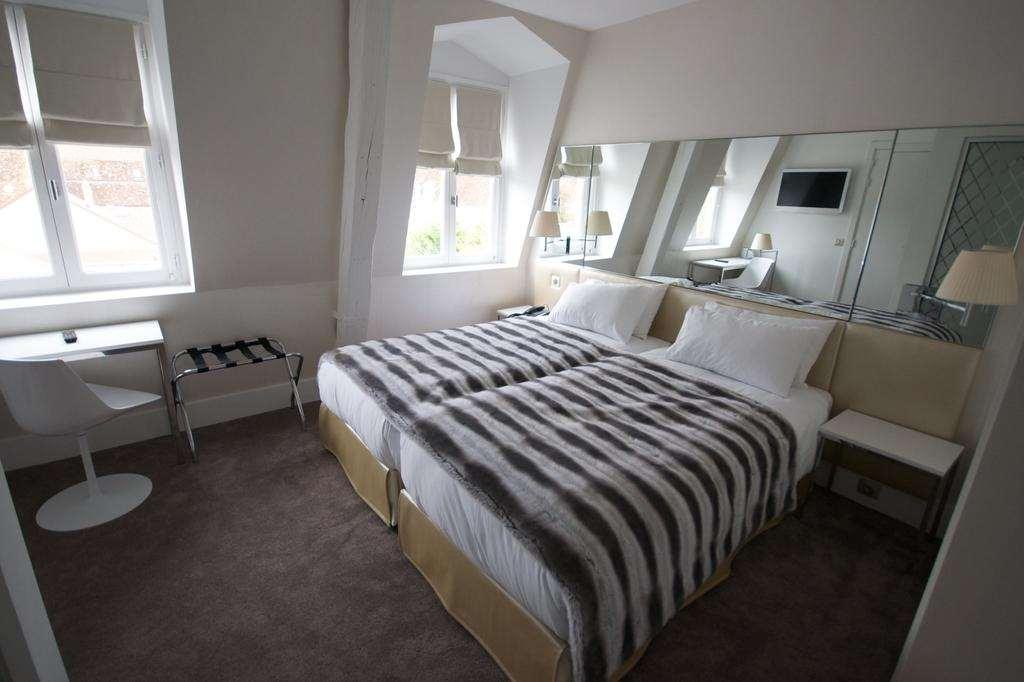 פרובן Le Cesar Hotel חדר תמונה